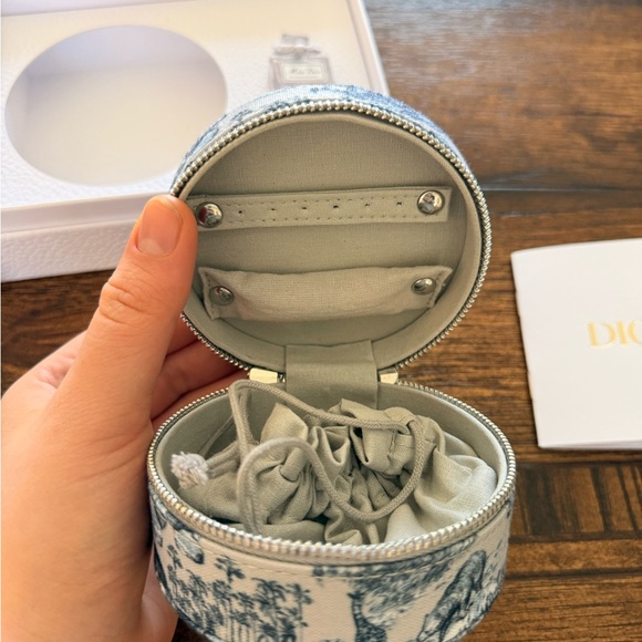 Dior Around the world travel Jewelry case! - Picture 3 of 3